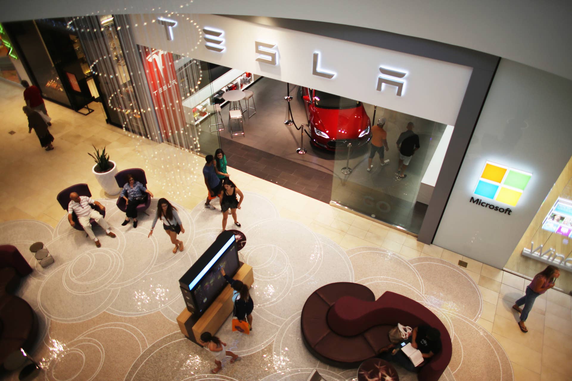 Electric Car Maker Tesla Opens Store In Miami Mall