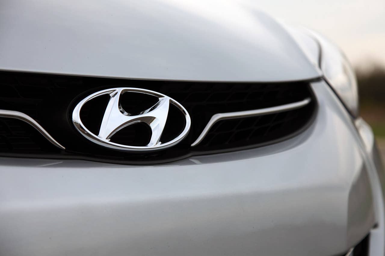 2011 Hyundai Elantra grille