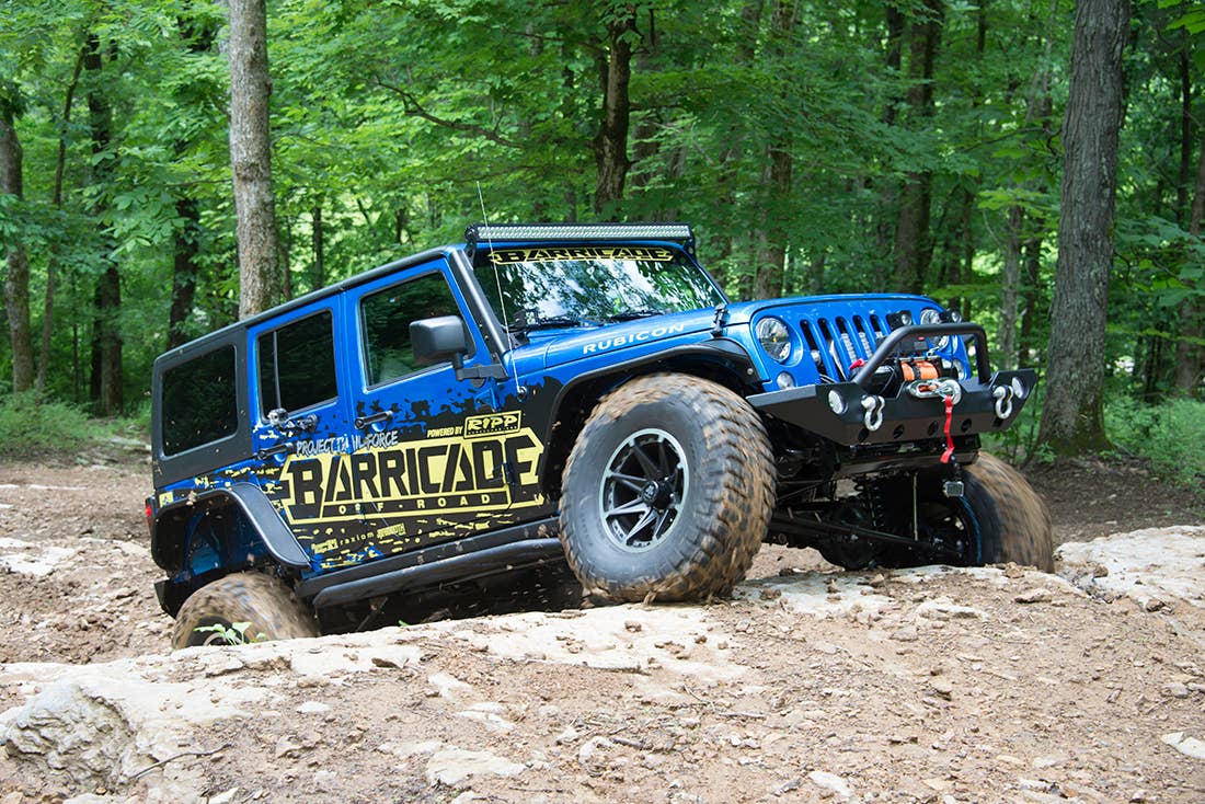 Project Trail Force 2015 Jeep Wrangler Rubicon, off-roading dynamic.