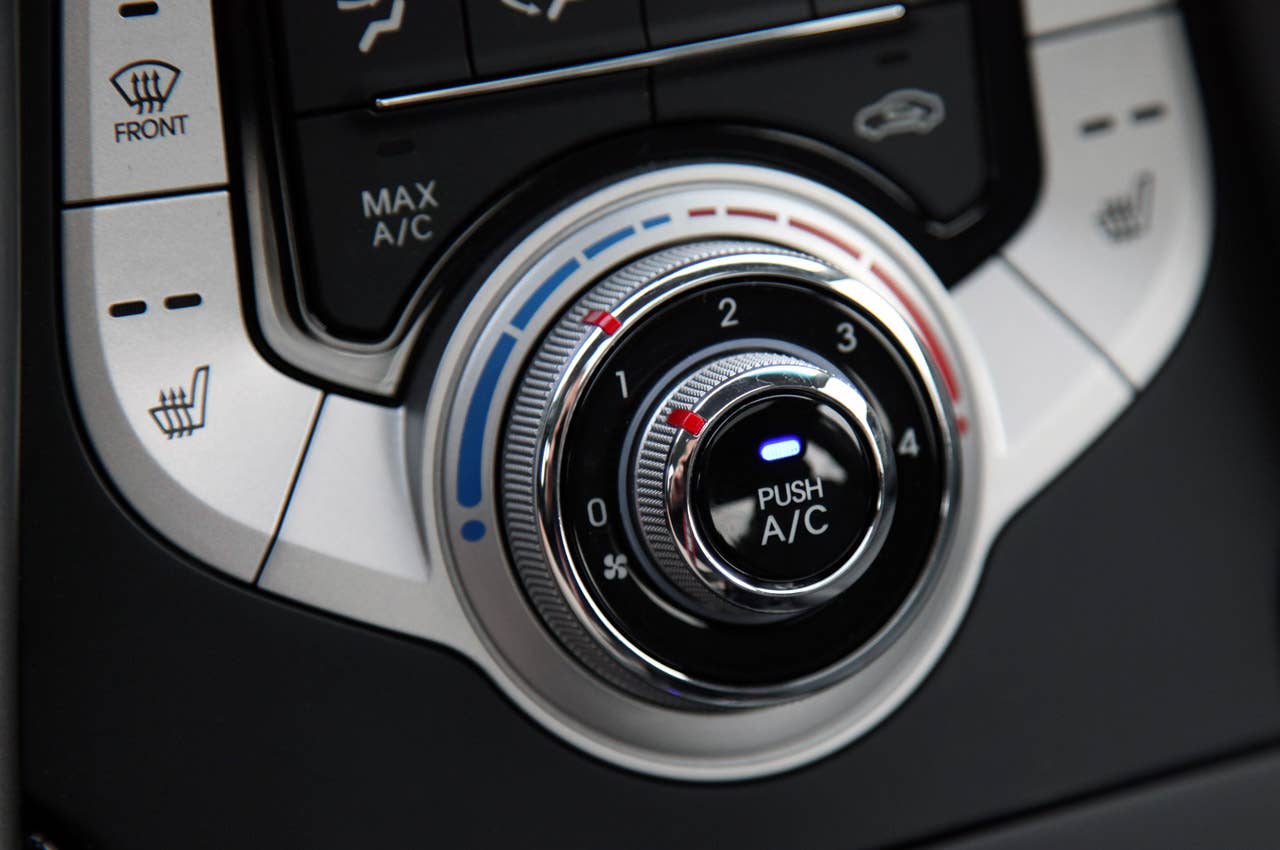 2011 Hyundai Elantra climate controls