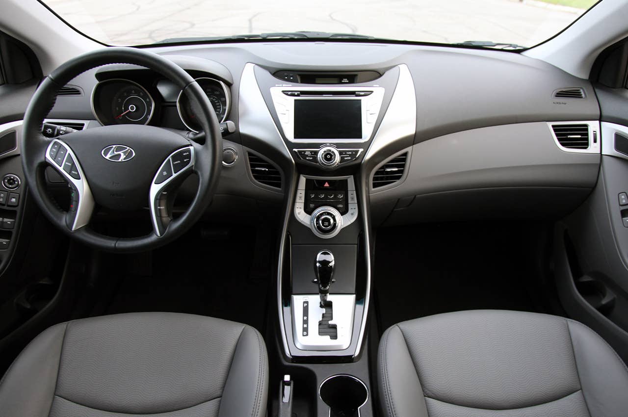 2011 Hyundai Elantra interior