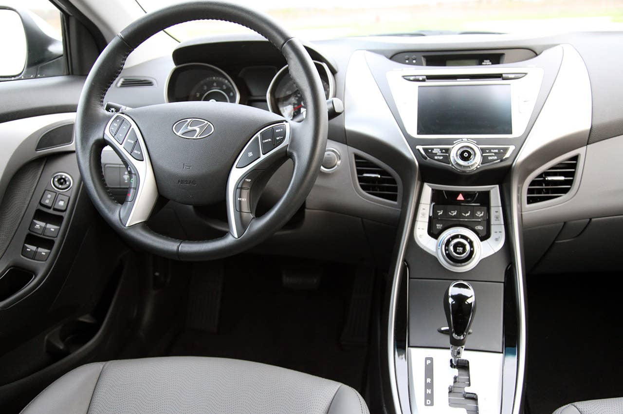 2011 Hyundai Elantra interior
