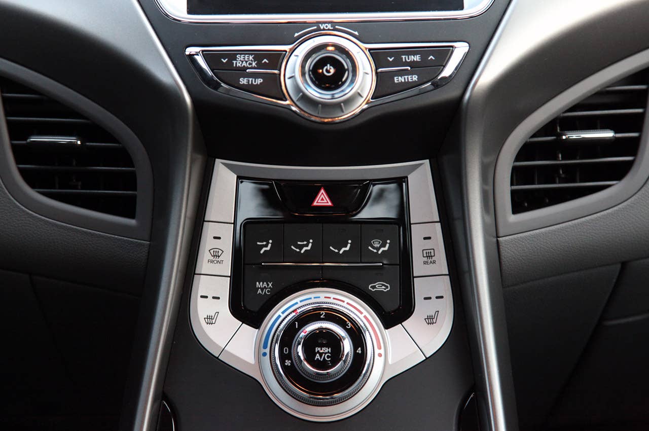 2011 Hyundai Elantra instrument panel