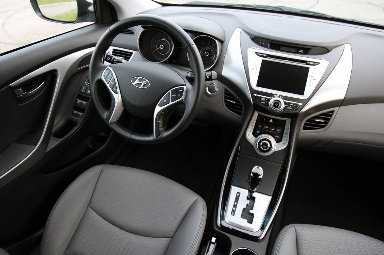 2011 Hyundai Elantra interior