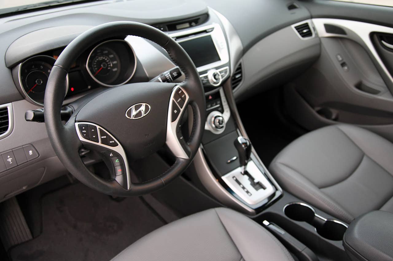 2011 Hyundai Elantra interior