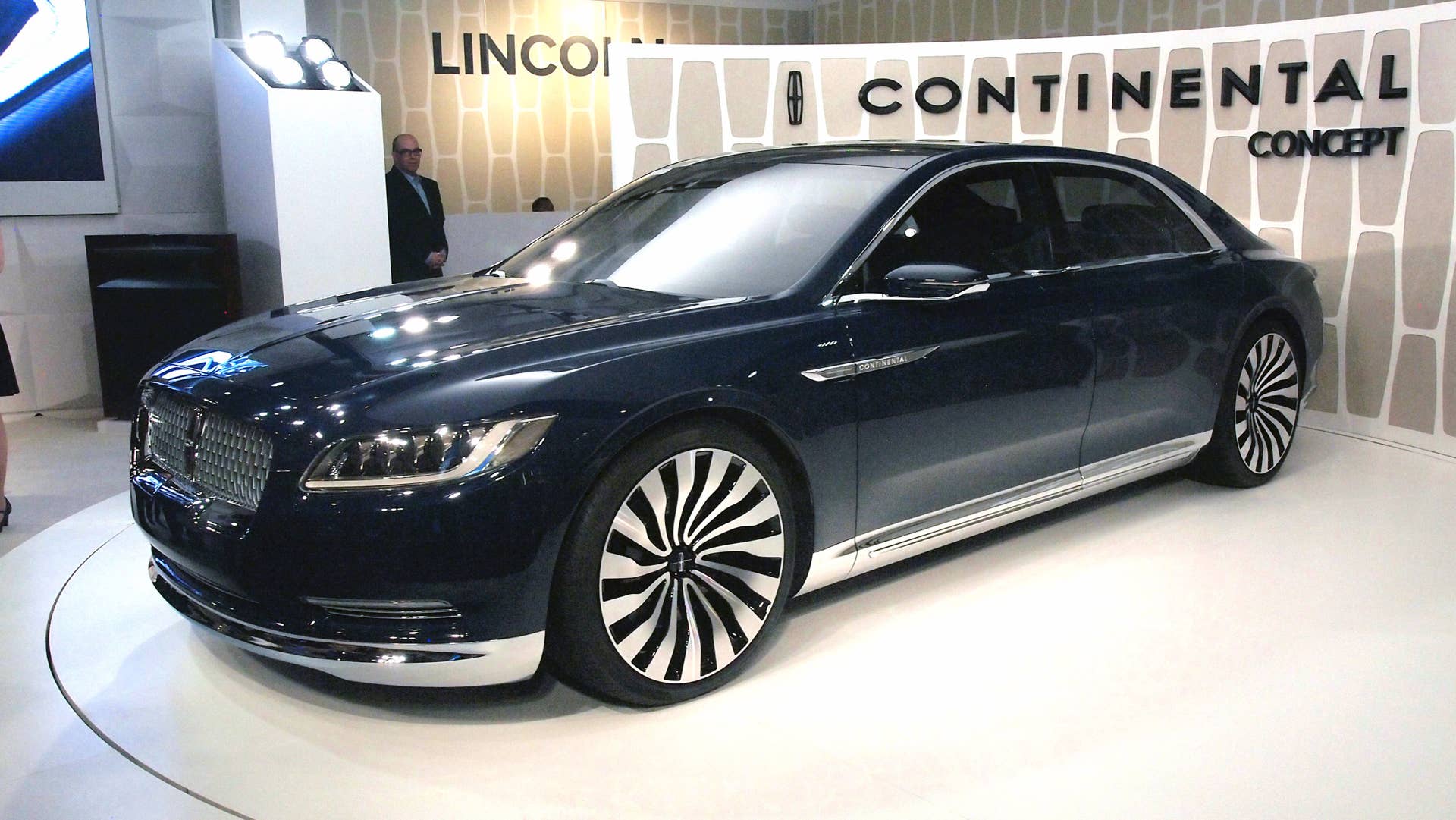 Lincoln Continental Concept front three quarter