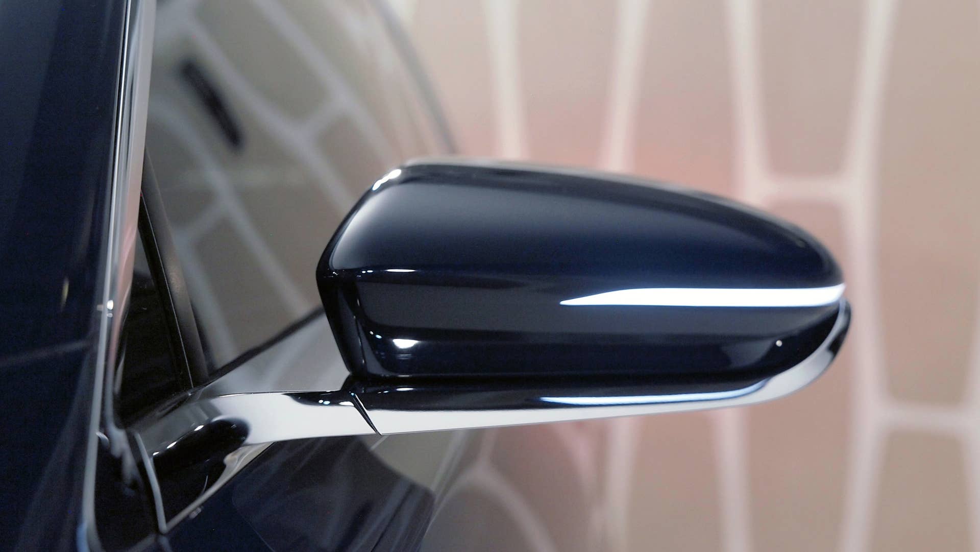 Lincoln Continental Concept side mirror