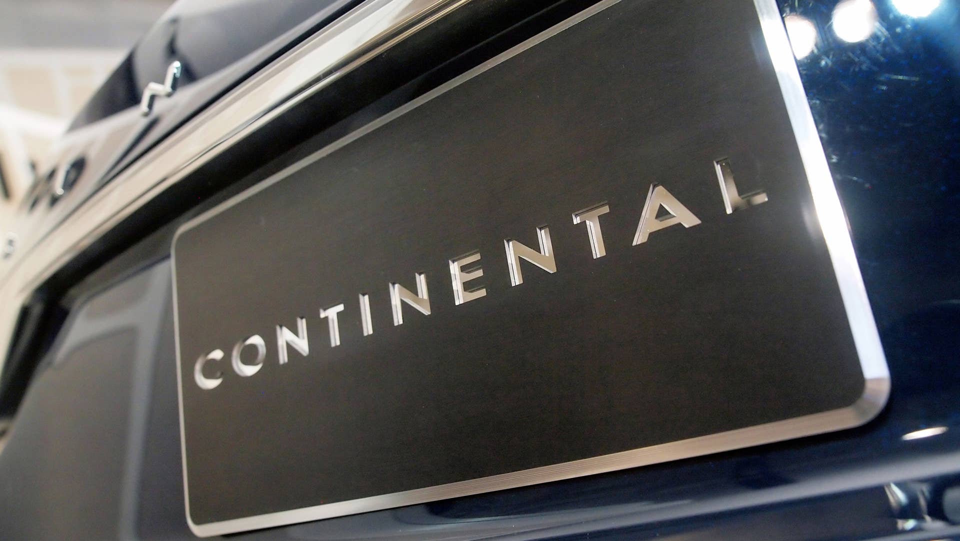 Lincoln Continental Concept license plate