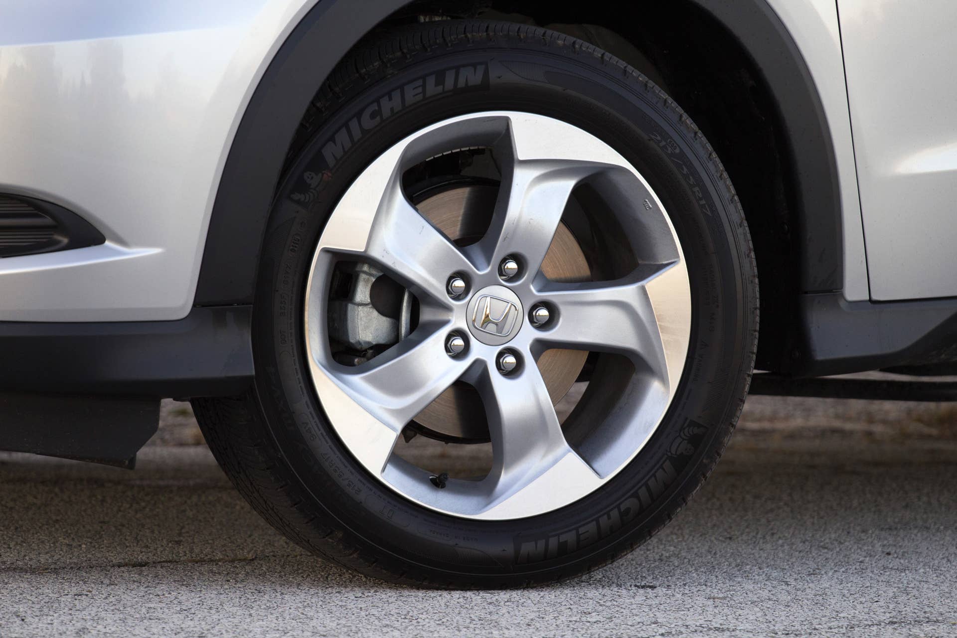 2016 Honda HR-V 17-inch alloy wheel