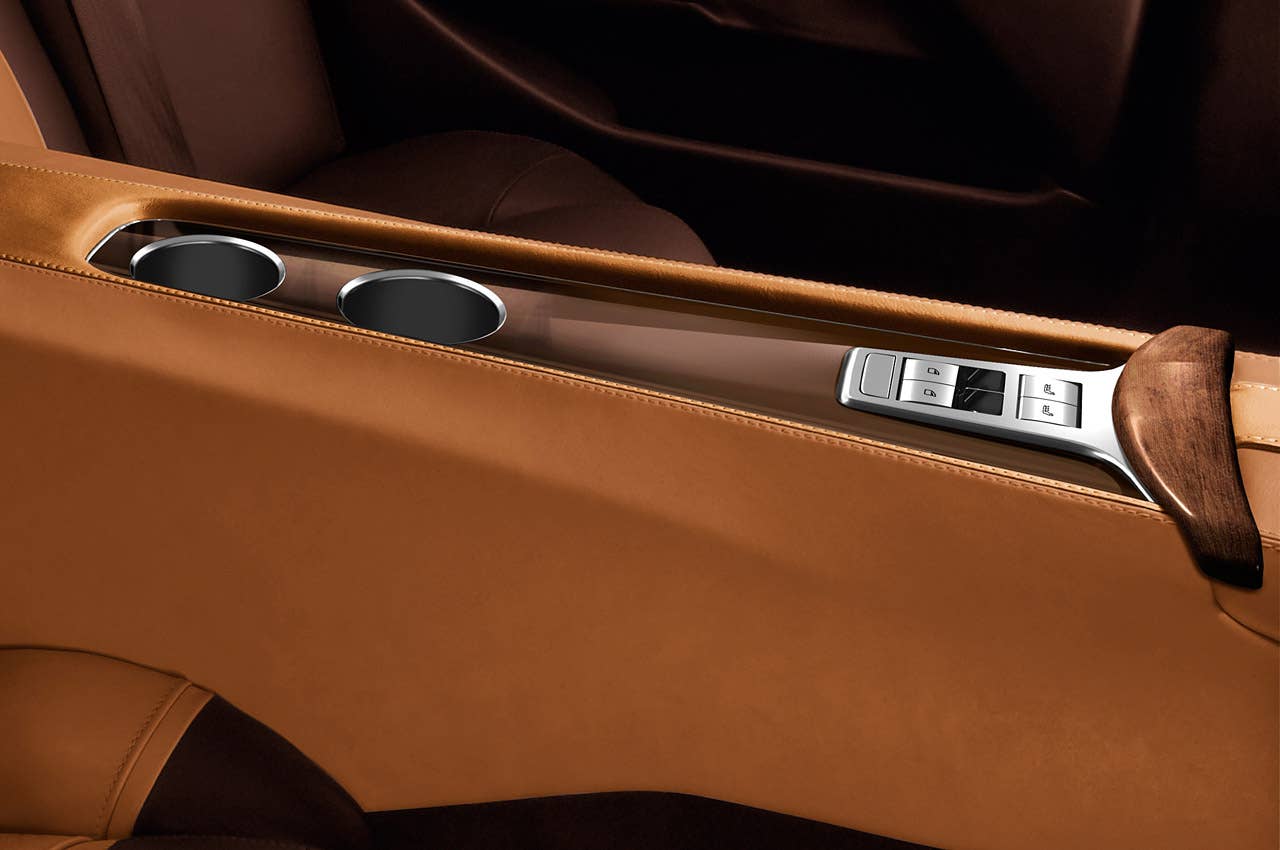 2012 Fisker Karma rear center console