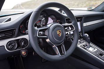 2017 Porsche 911 Carrera