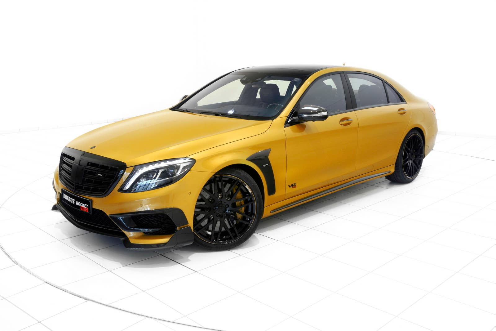 Brabus Rocket 900 Desert Gold Edition studio front