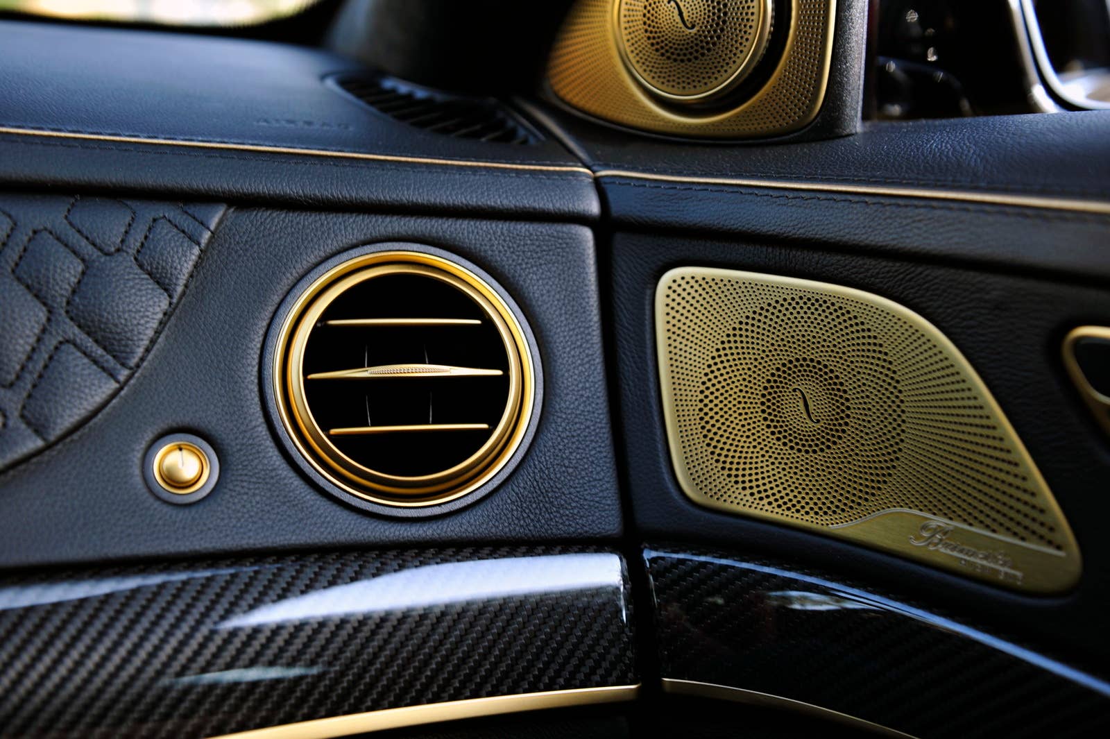 Brabus Rocket 900 Desert Gold Edition speaker
