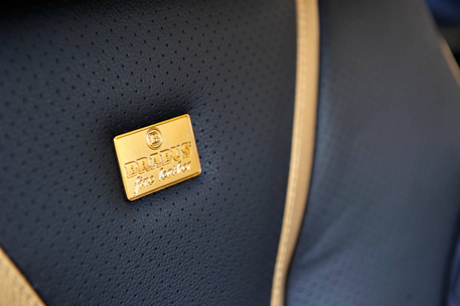 Brabus Rocket 900 Desert Gold Edition front seat