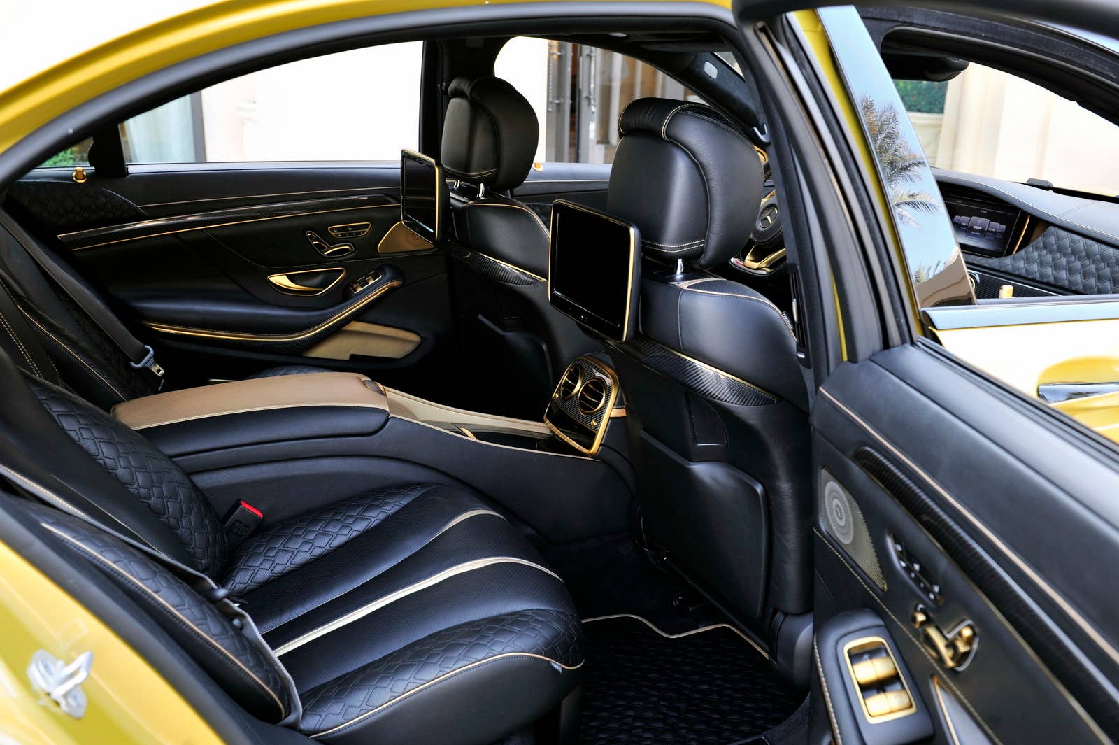Brabus Rocket 900 Desert Gold Edition rear seats
