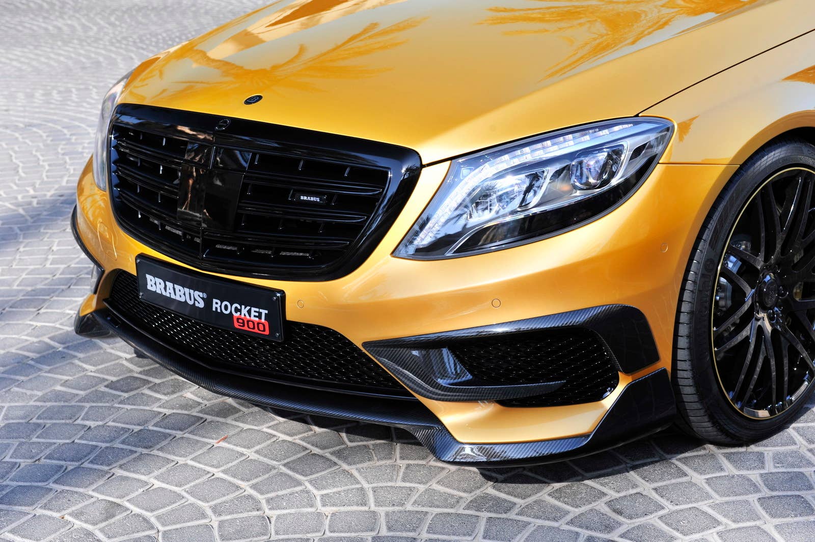 Brabus Rocket 900 Desert Gold Edition front detail