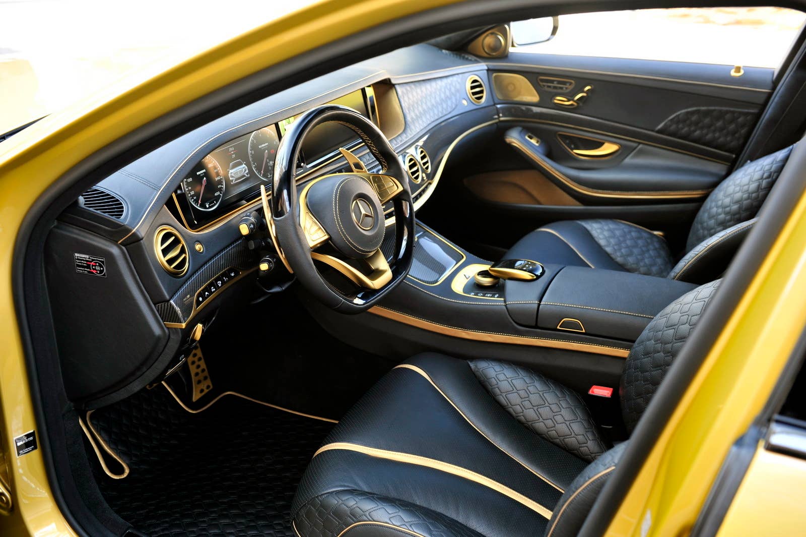 Brabus Rocket 900 Desert Gold Edition interior