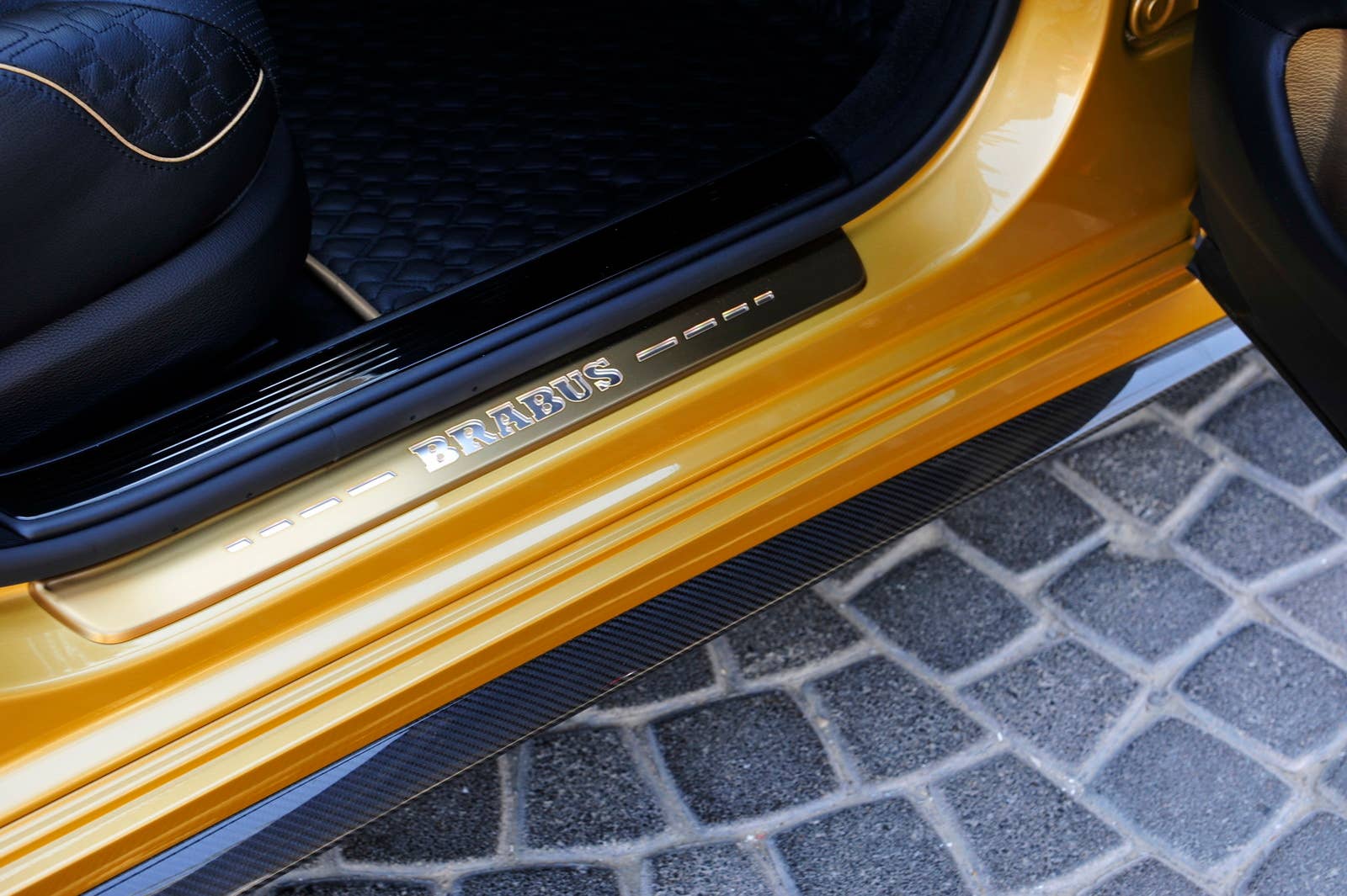Brabus Rocket 900 Desert Gold Edition door sill