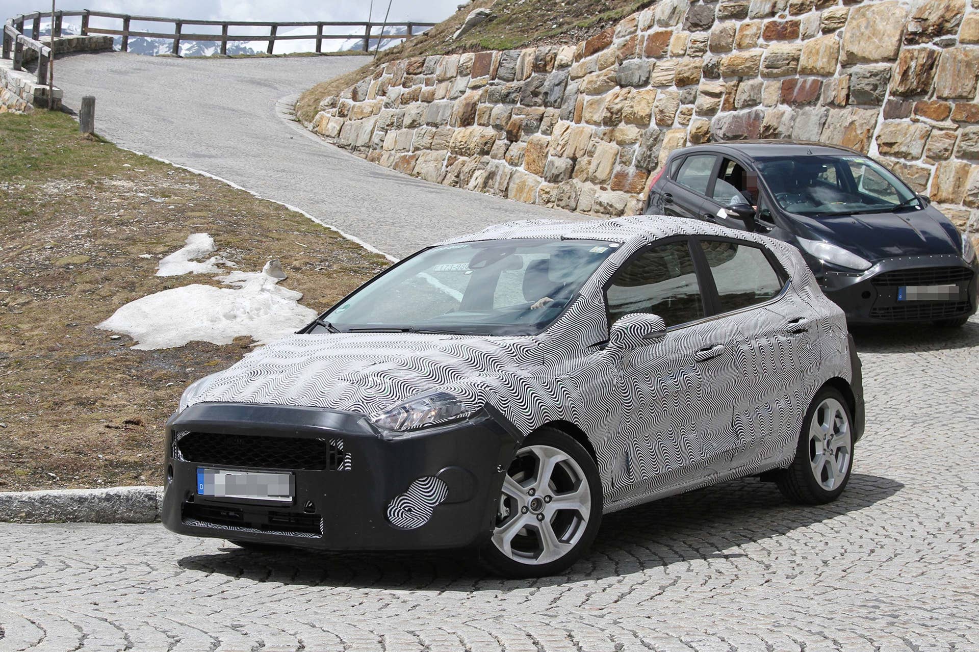 2018 ford fiesta side