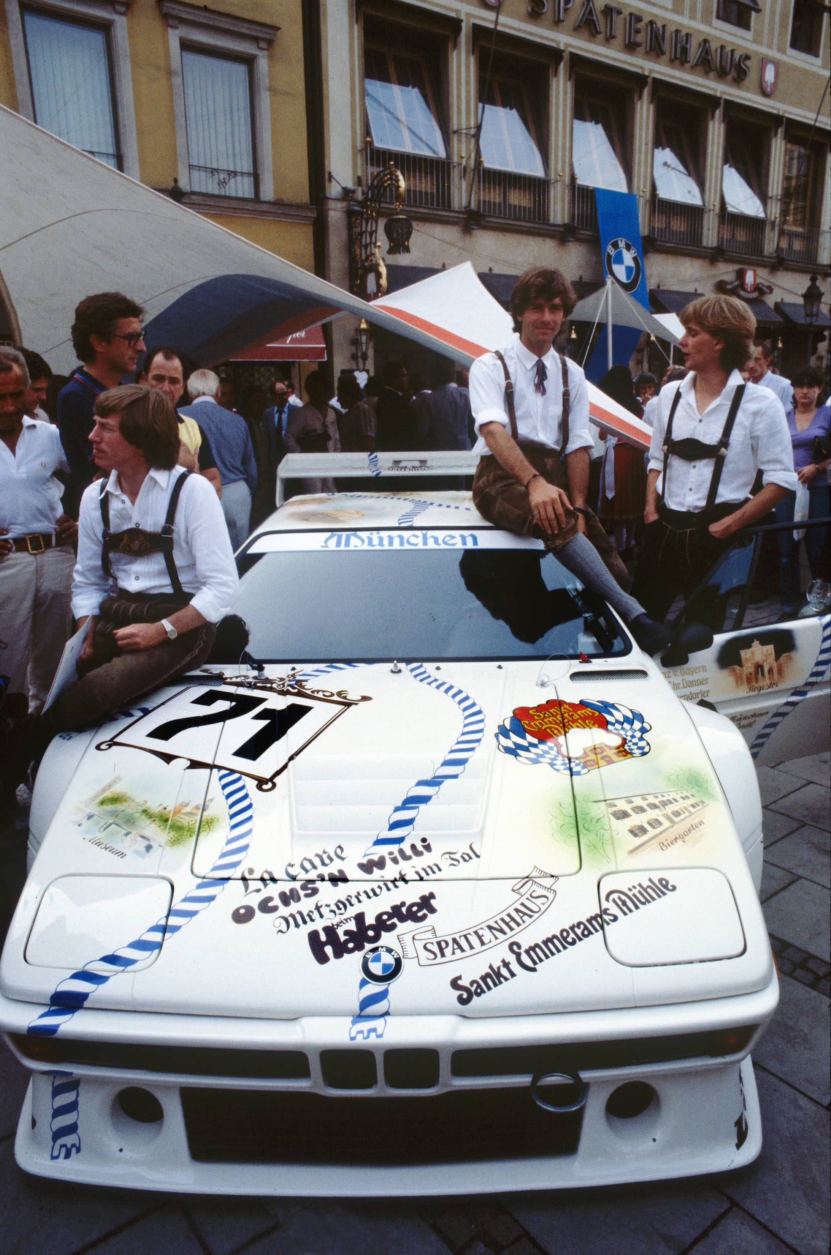BMW M1 Procar Munchner Wirte Oktoberfest front