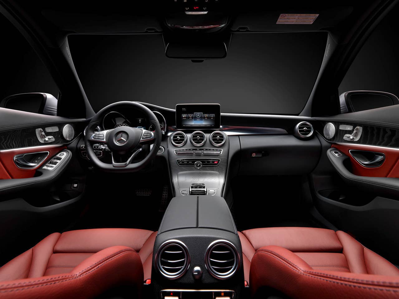 Mercedes-Benz C250, AMG Line, Avantgarde, Diamantsilber metallic, Leder Cranberryrot/Schwarz, Zierelemente Holz Esche schwarz offenporig, (W205), 2013
