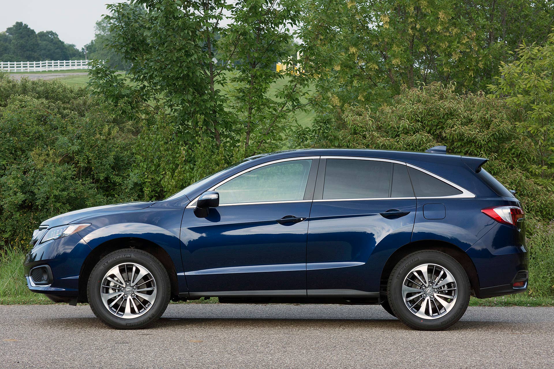 2016 Acura RDX side view