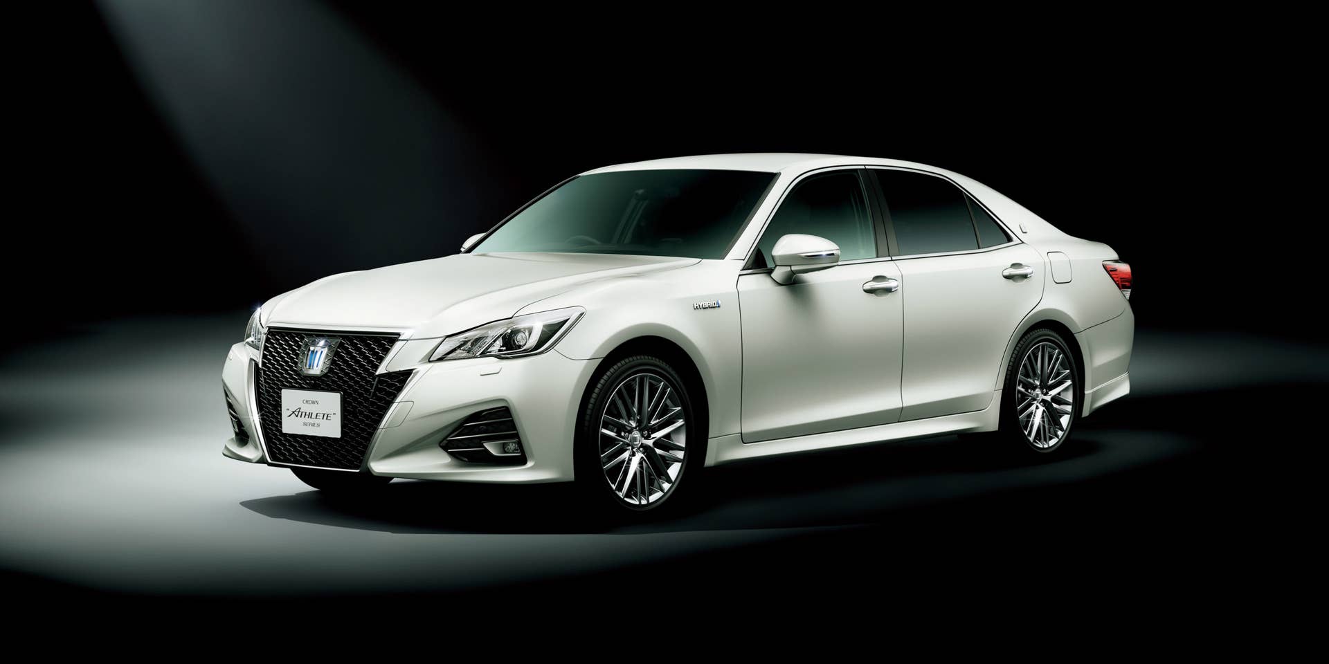 Toyota Crown front 3/4 white