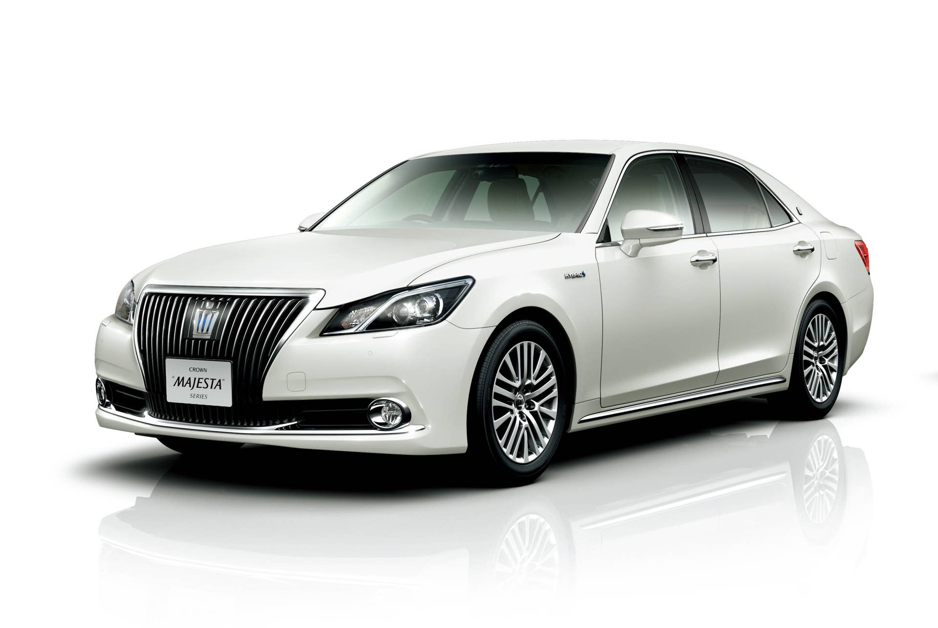 Toyota Crown Majesta front 3/4