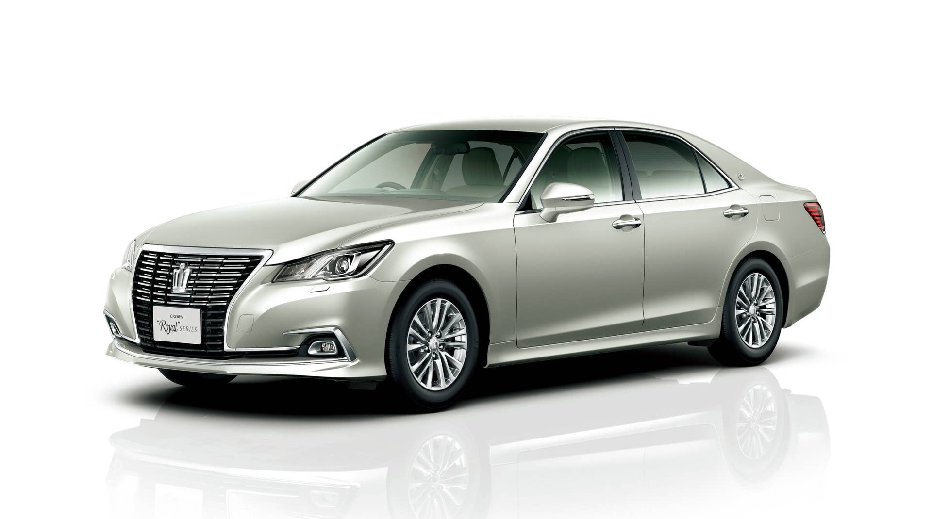 Toyota Crown Royal front 3/4