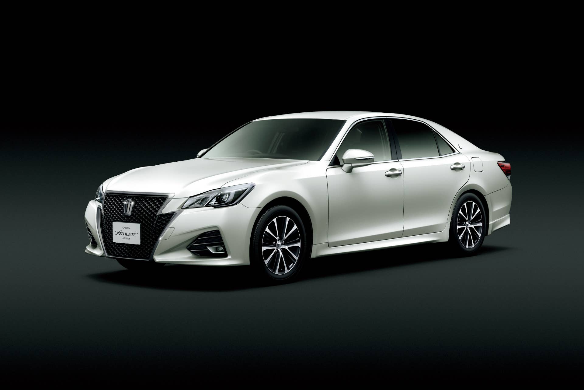 Toyota updates JDM Crown sedan to celebrate 60th birthday - Autoblog