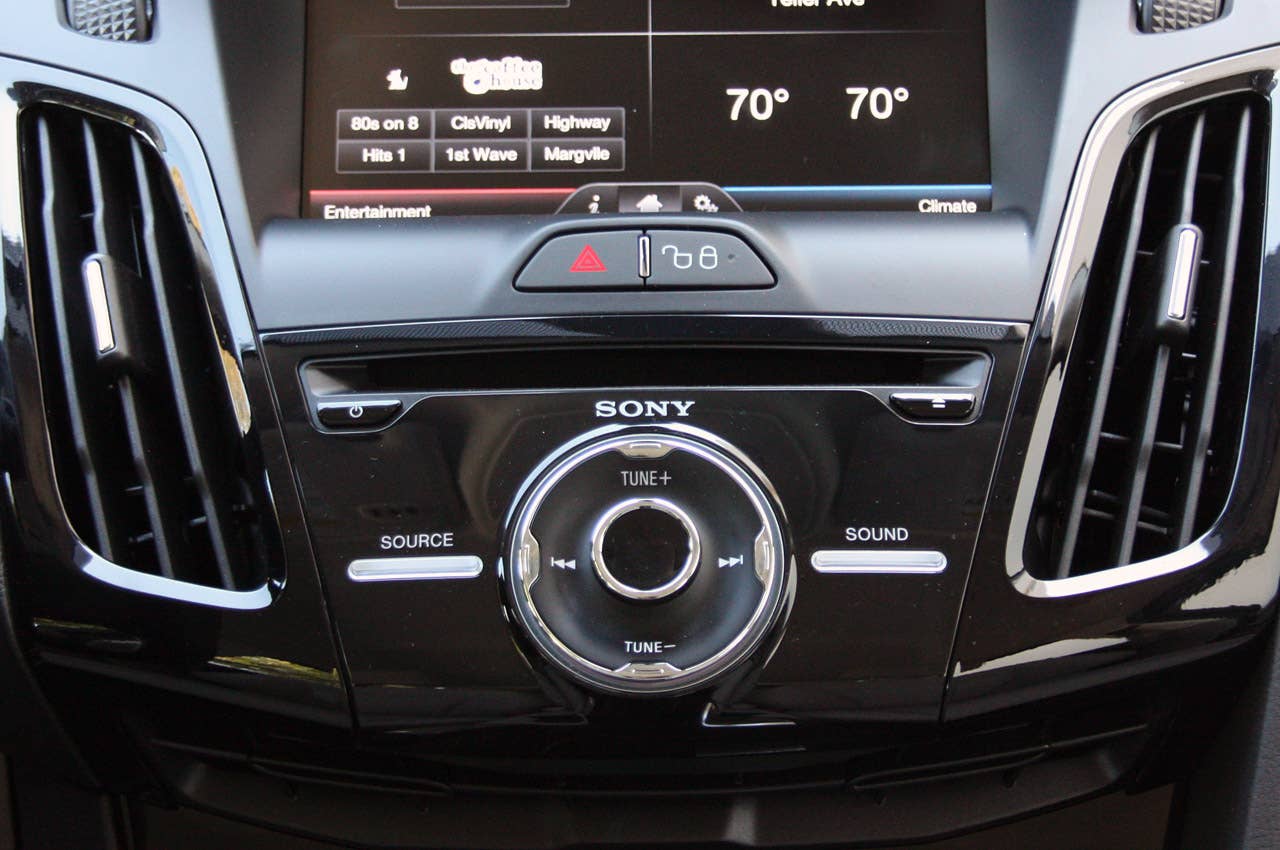 2012 Ford Focus Electric audio system controls