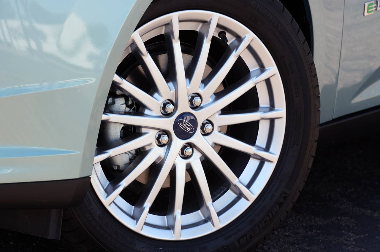 2012 Ford Focus Electric wheel