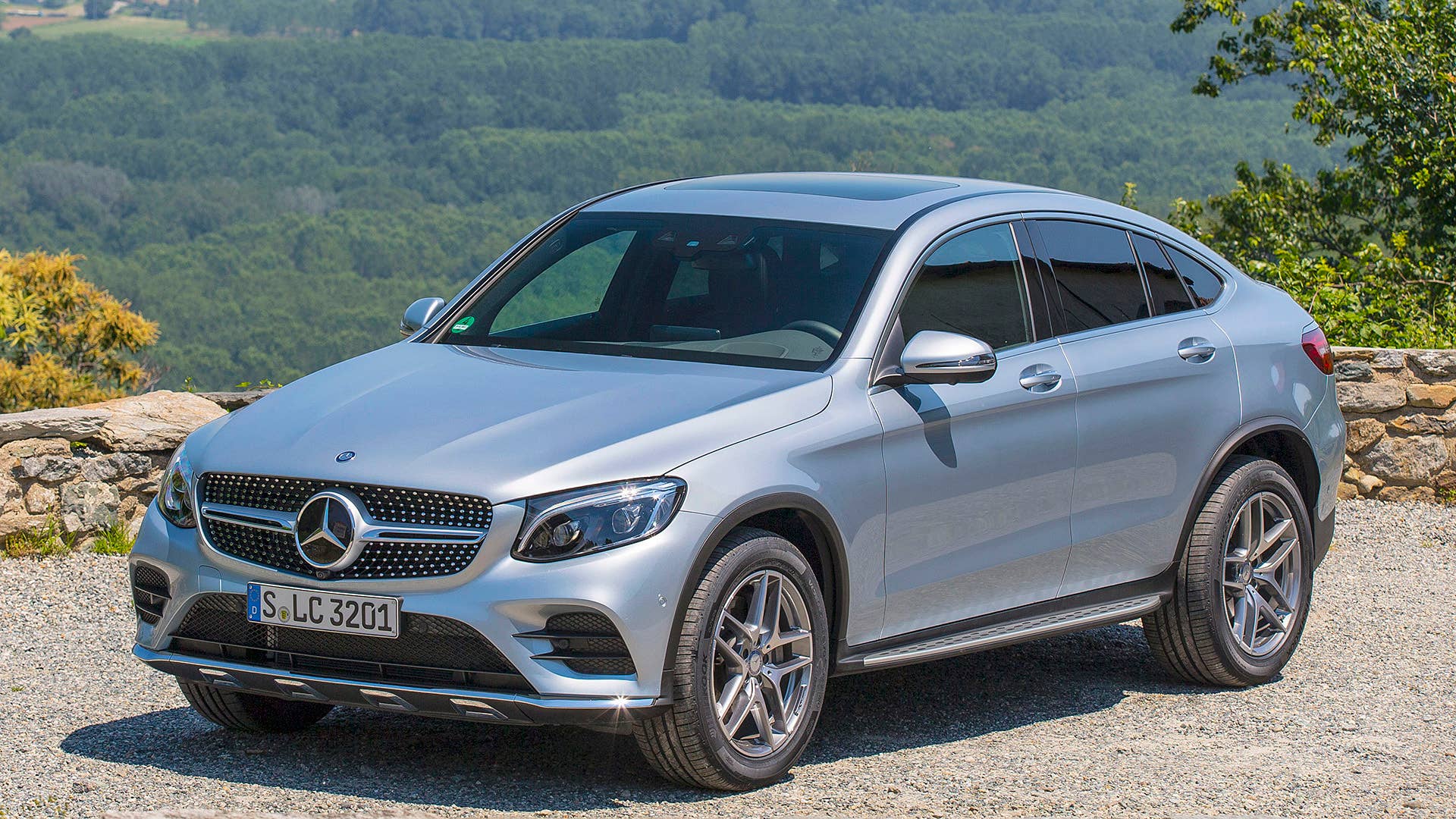 2017 Mercedes-Benz GLC300 Coupe front 3/4 view
