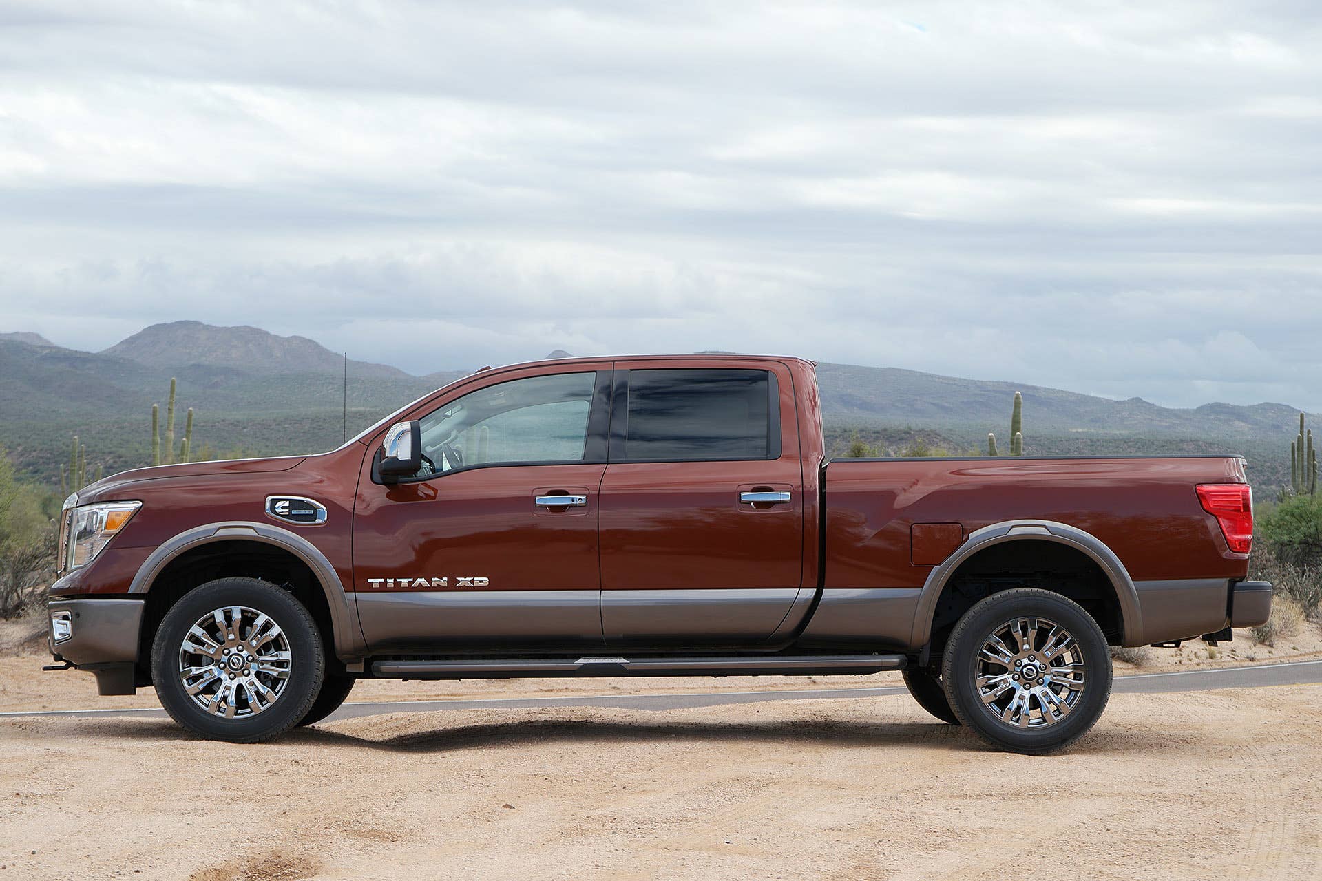 2016 Nissan Titan side view
