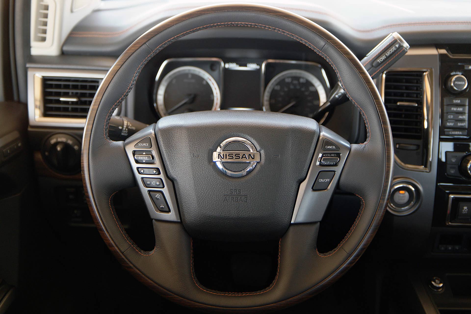 2016 Nissan Titan steering wheel