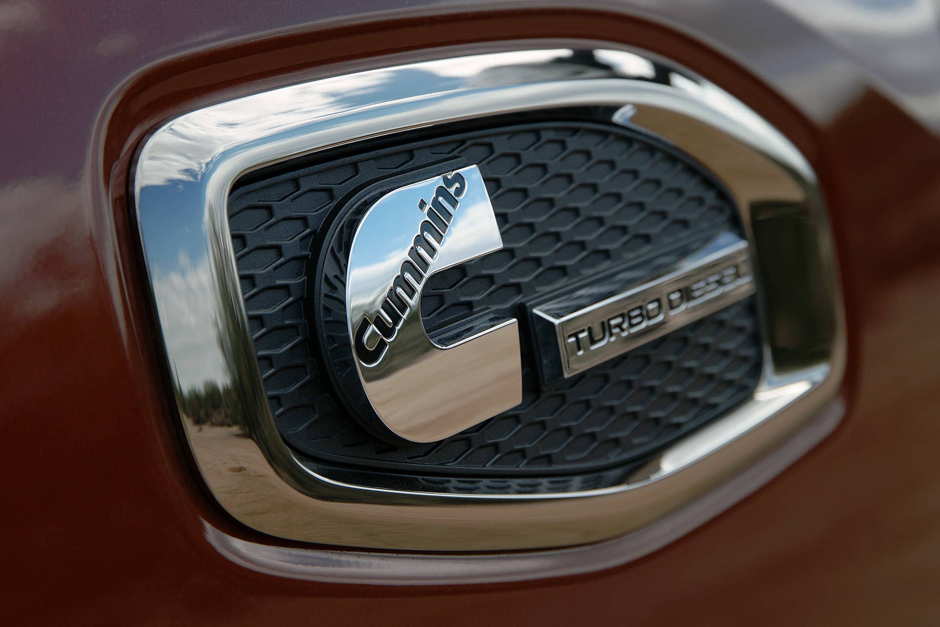 2016 Nissan Titan badge