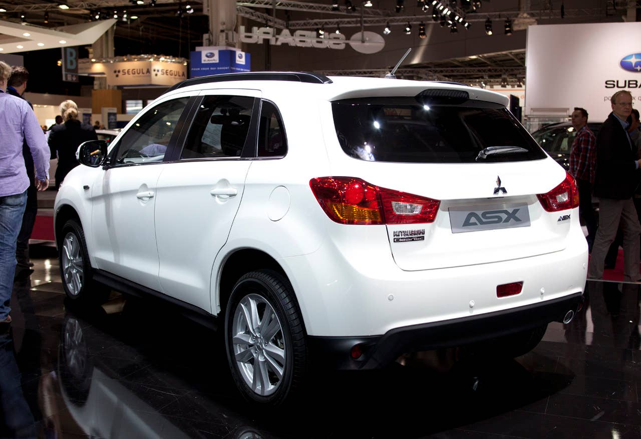 Mitsubishi ASX: Paris 2012 rear 3/4