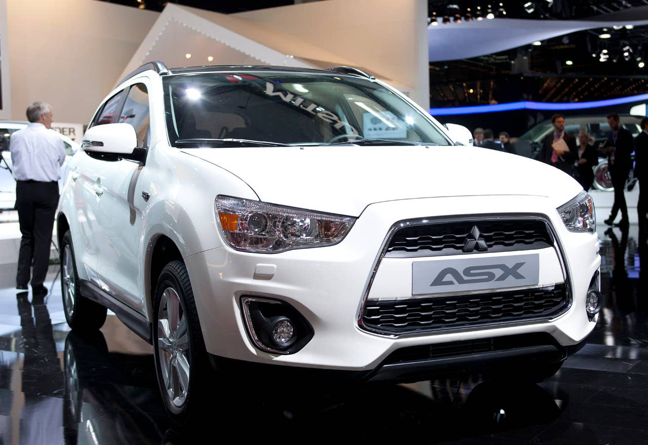 Mitsubishi ASX: Paris 2012 front 3/4
