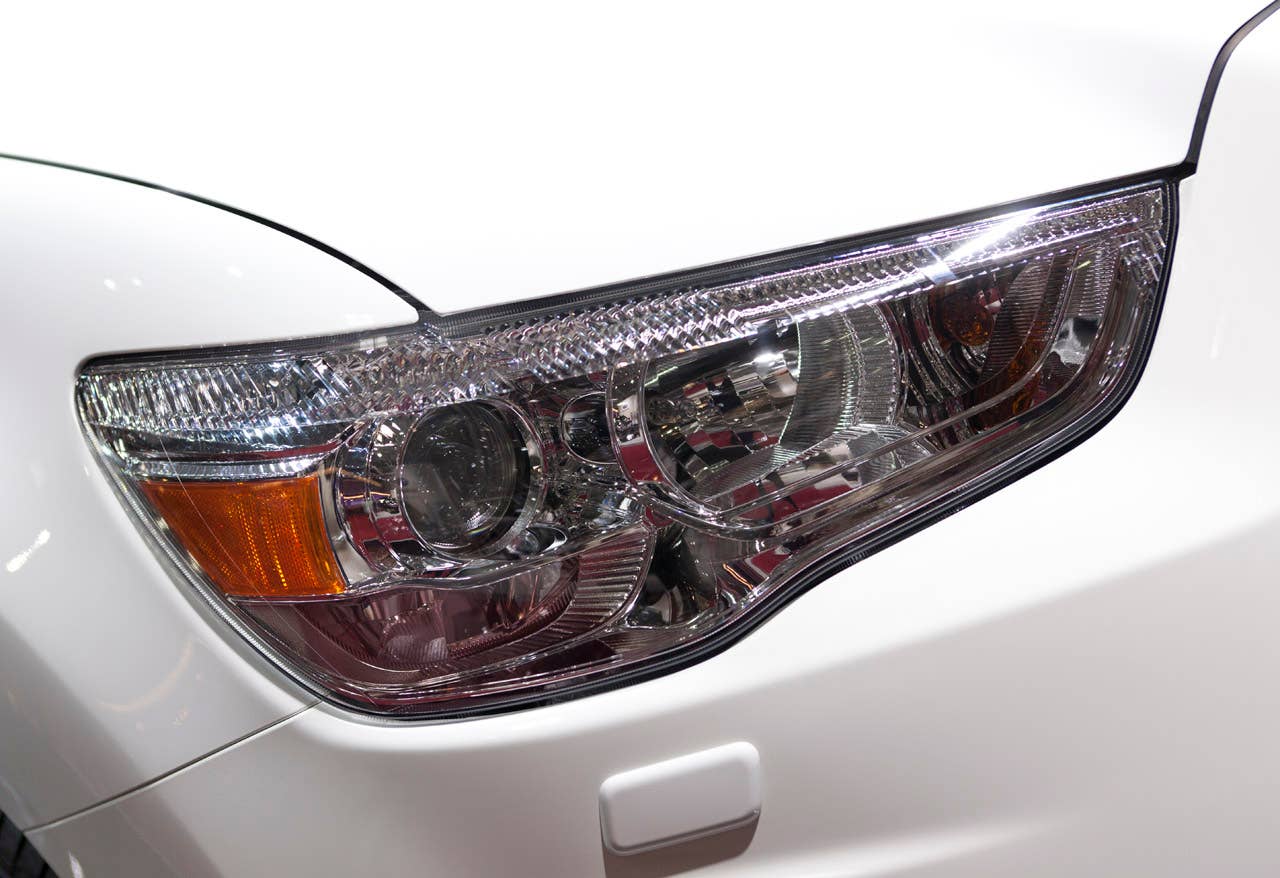 Mitsubishi ASX: Paris 2012 headlight