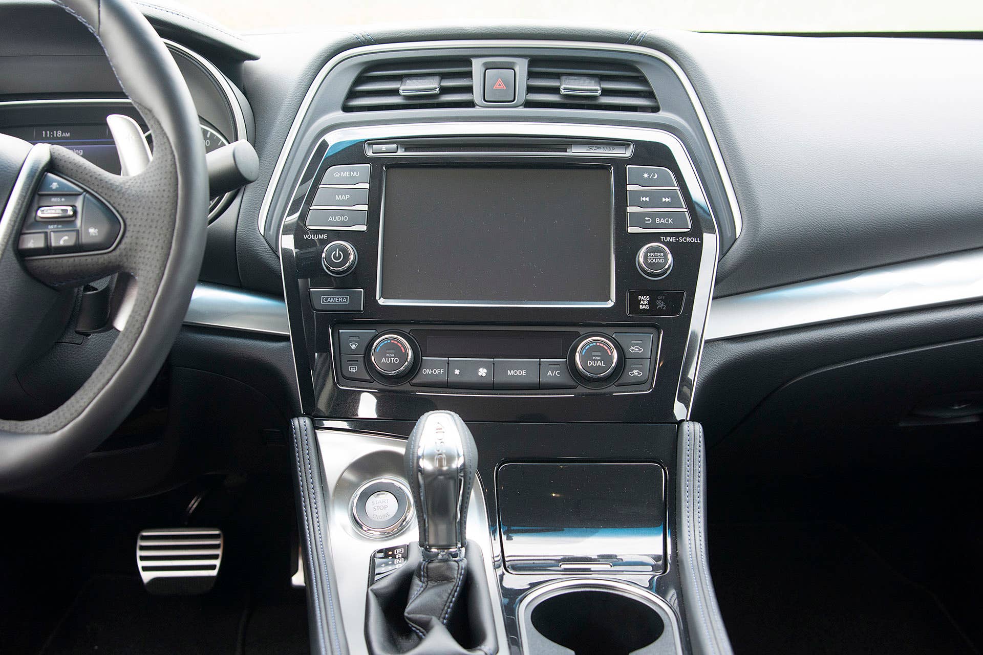 2016 Nissan Maxima instrument panel