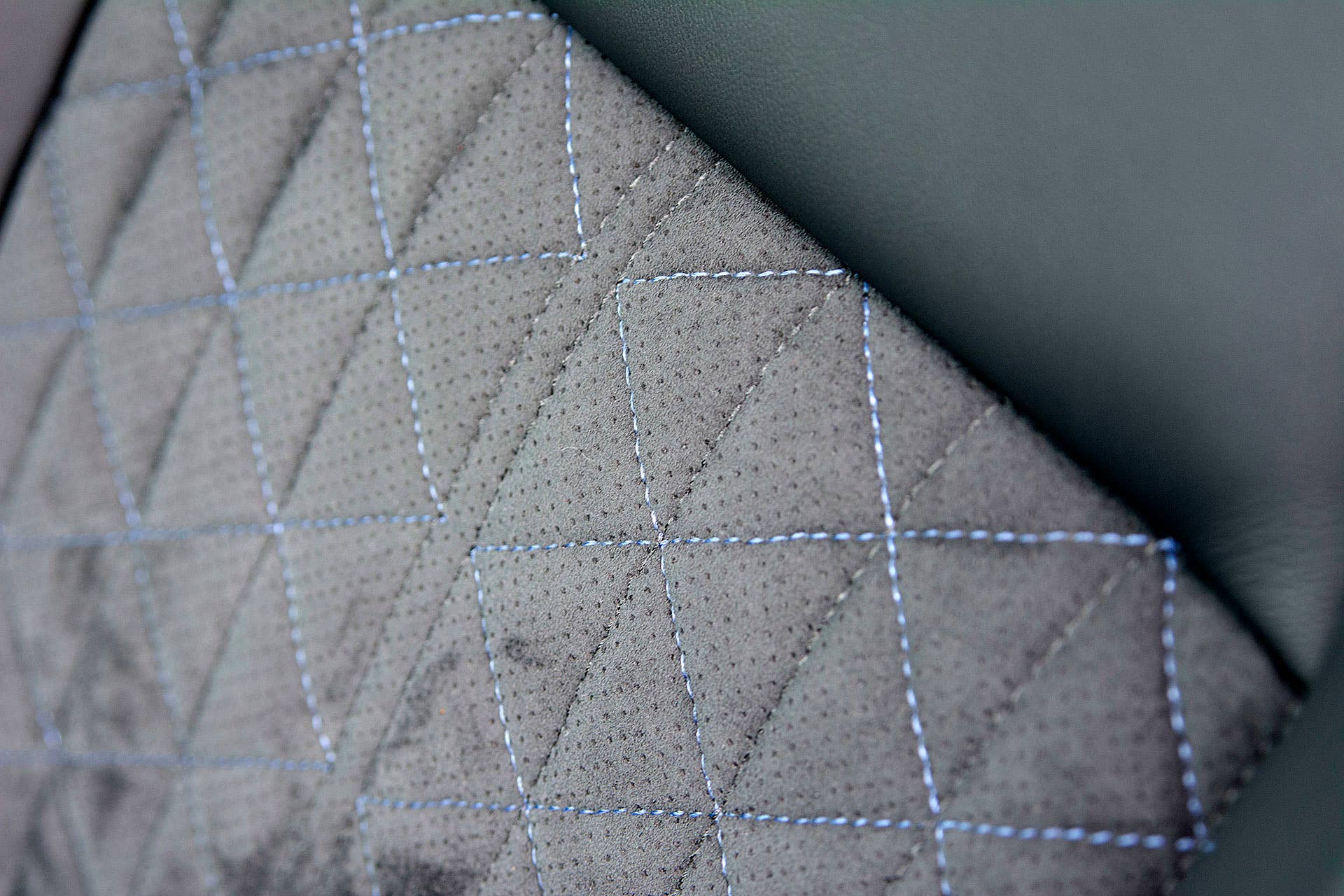 2016 Nissan Maxima seat detail