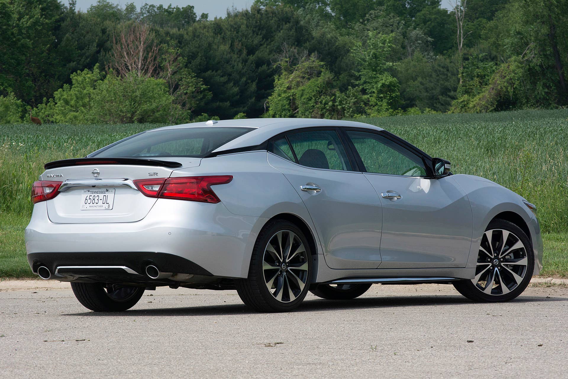 2016 Nissan Maxima rear 3/4 view