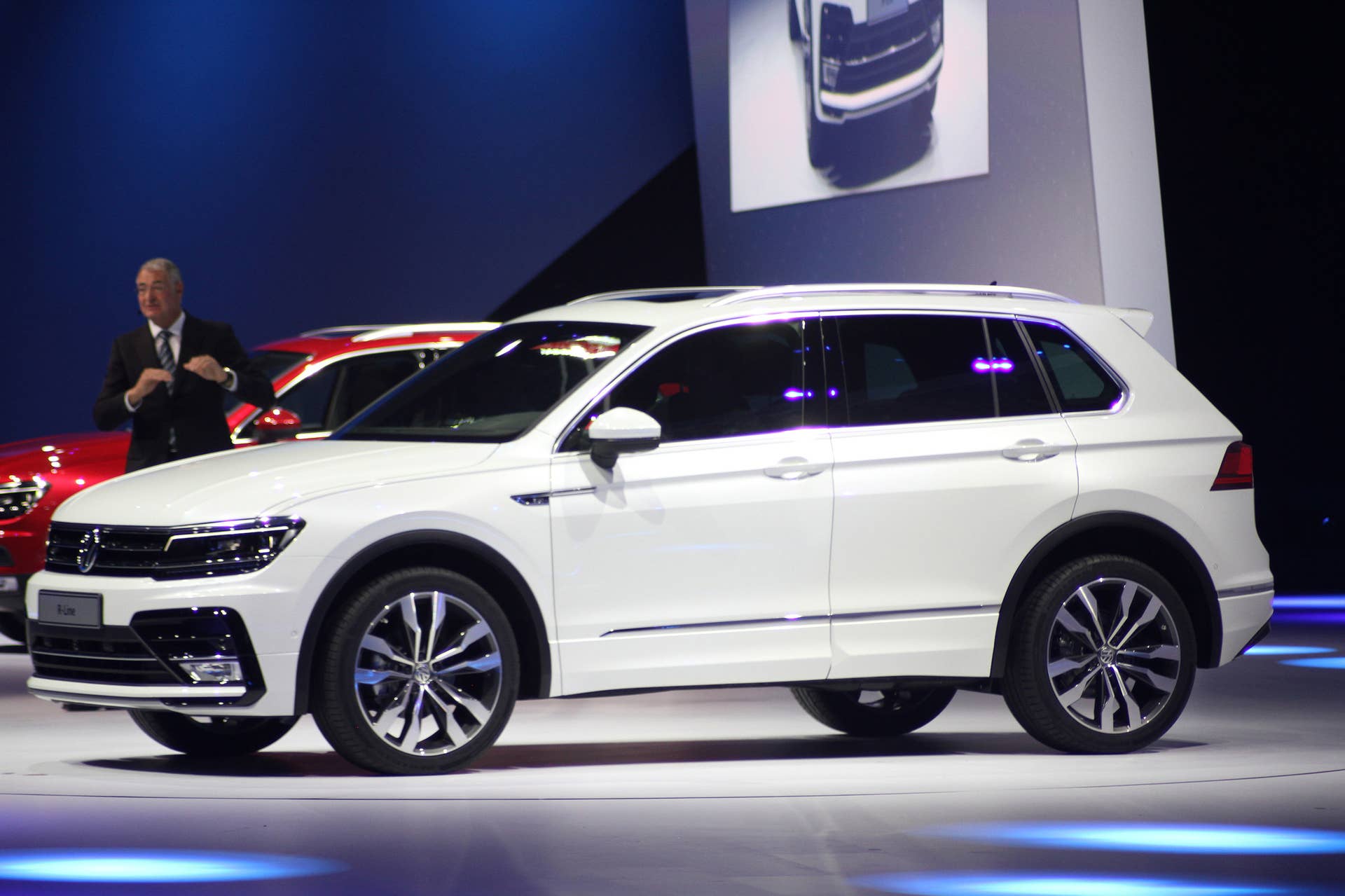 The 2016 Volkswagen Tiguan R-Line, unveiled at Volkswagen's Group Night ahead of the 2015 Frankfurt Motor Show, near front three-quarter view.