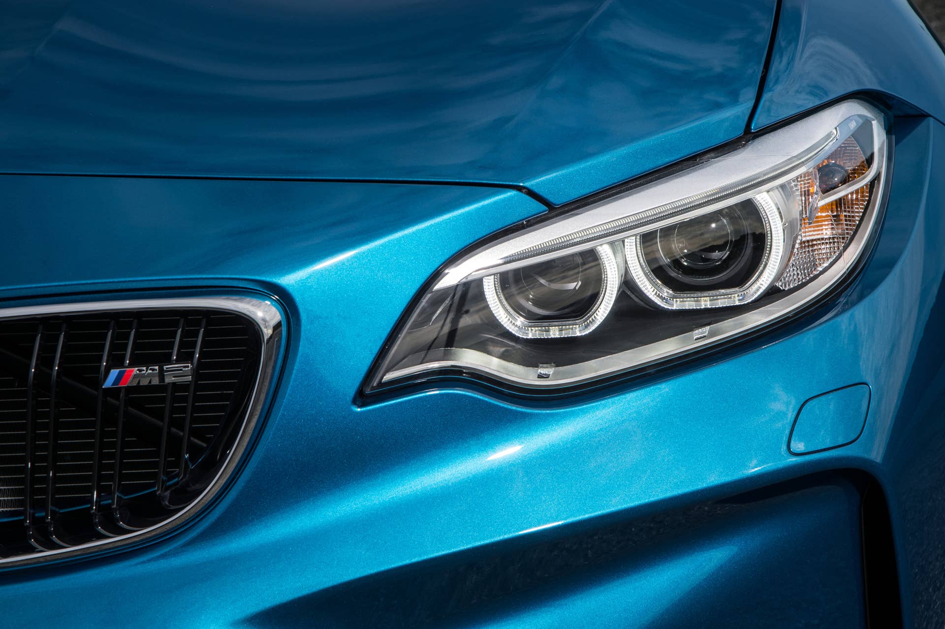 2016 BMW M2 headlight