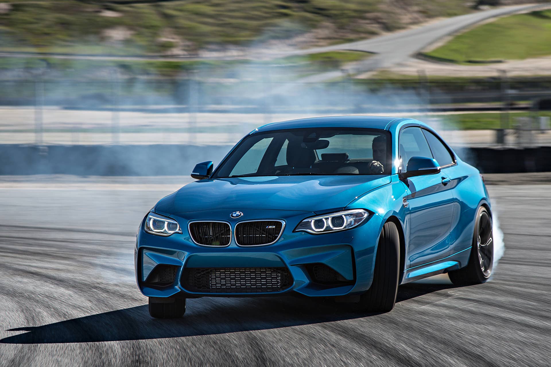 2016 BMW M2 on track