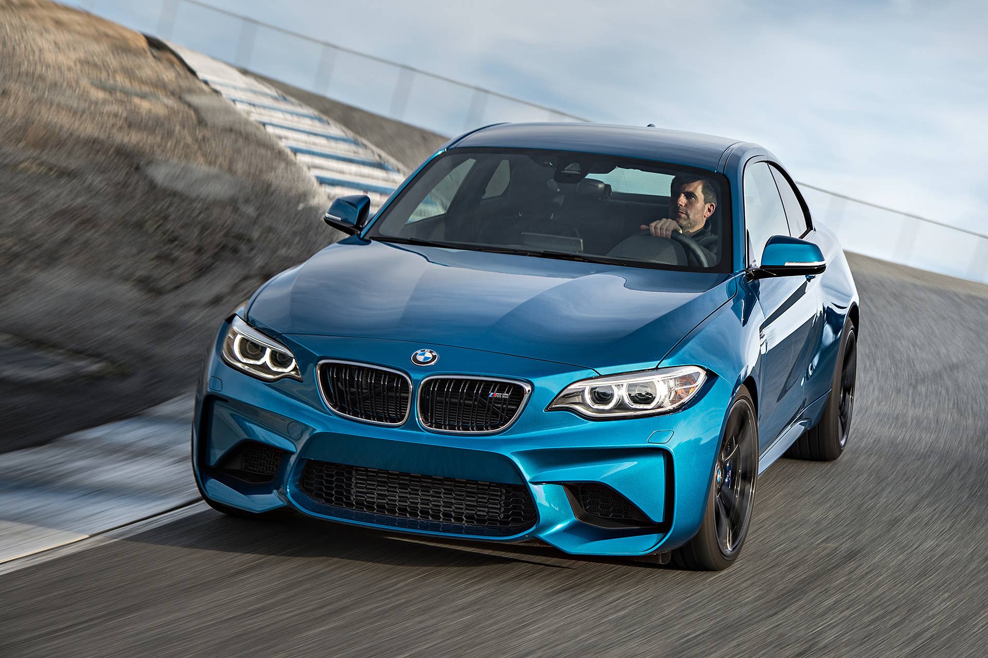 2016 BMW M2 on track