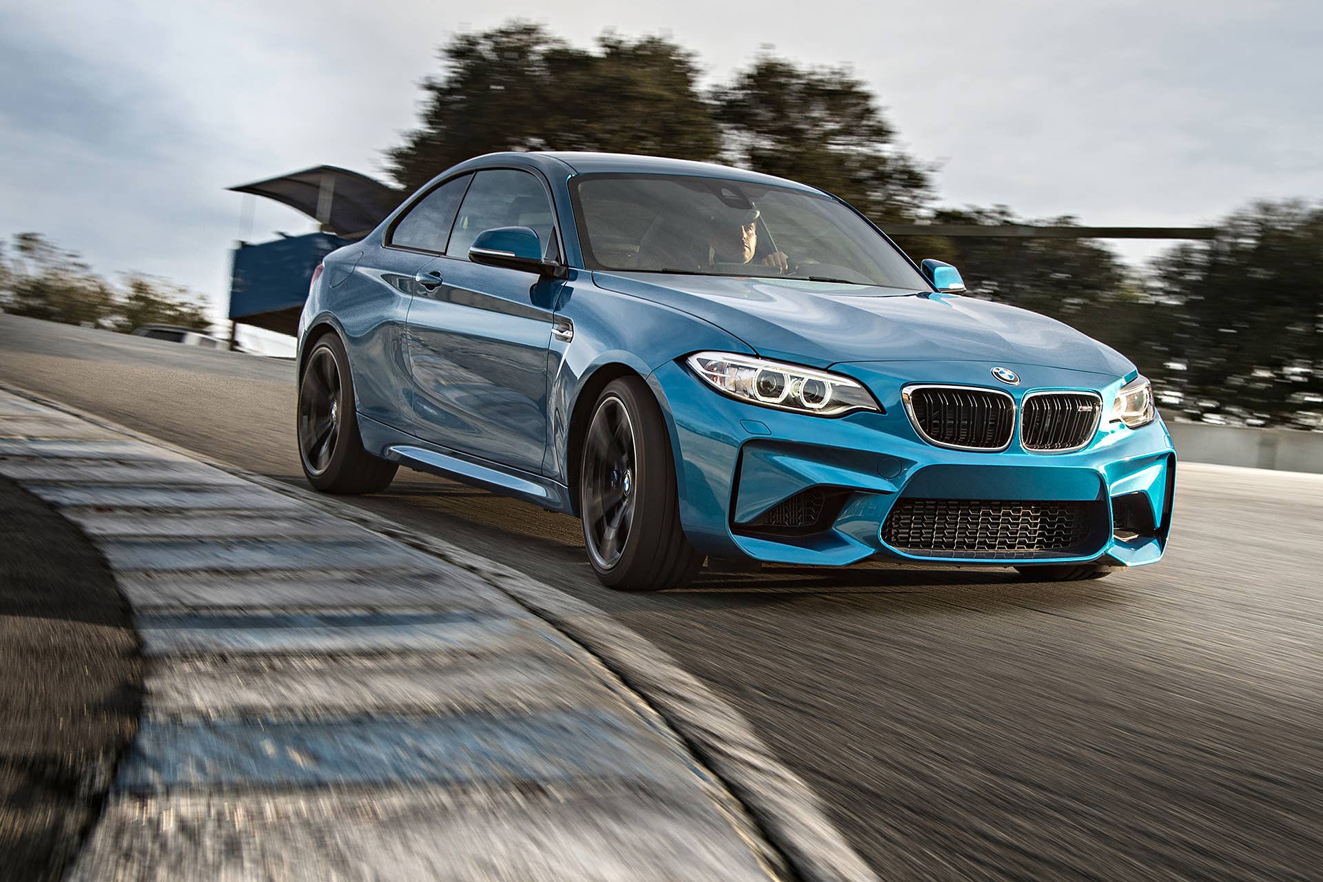 2016 BMW M2 on track
