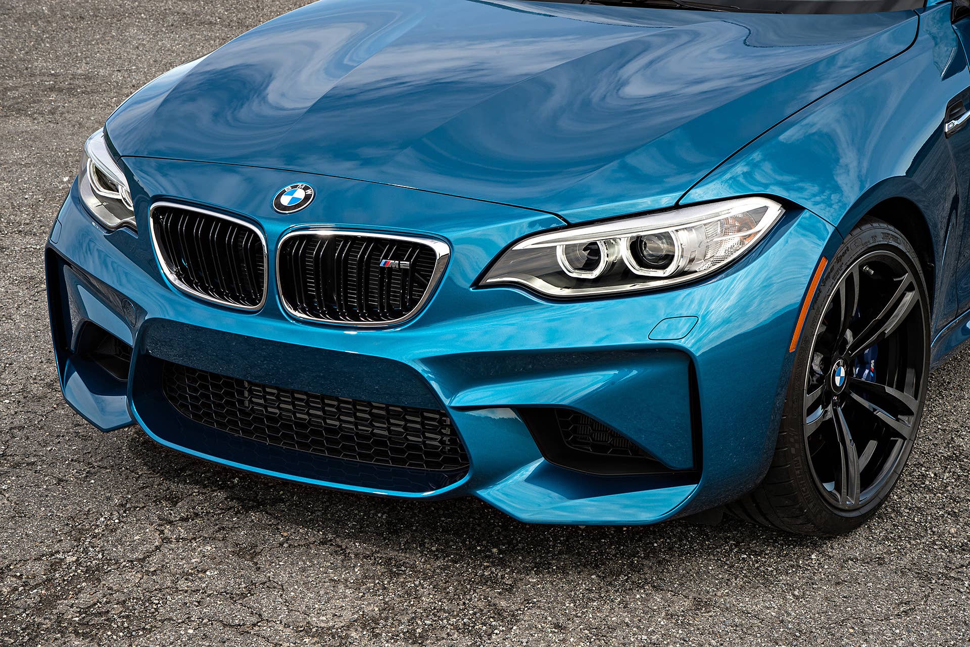 2016 BMW M2 front details
