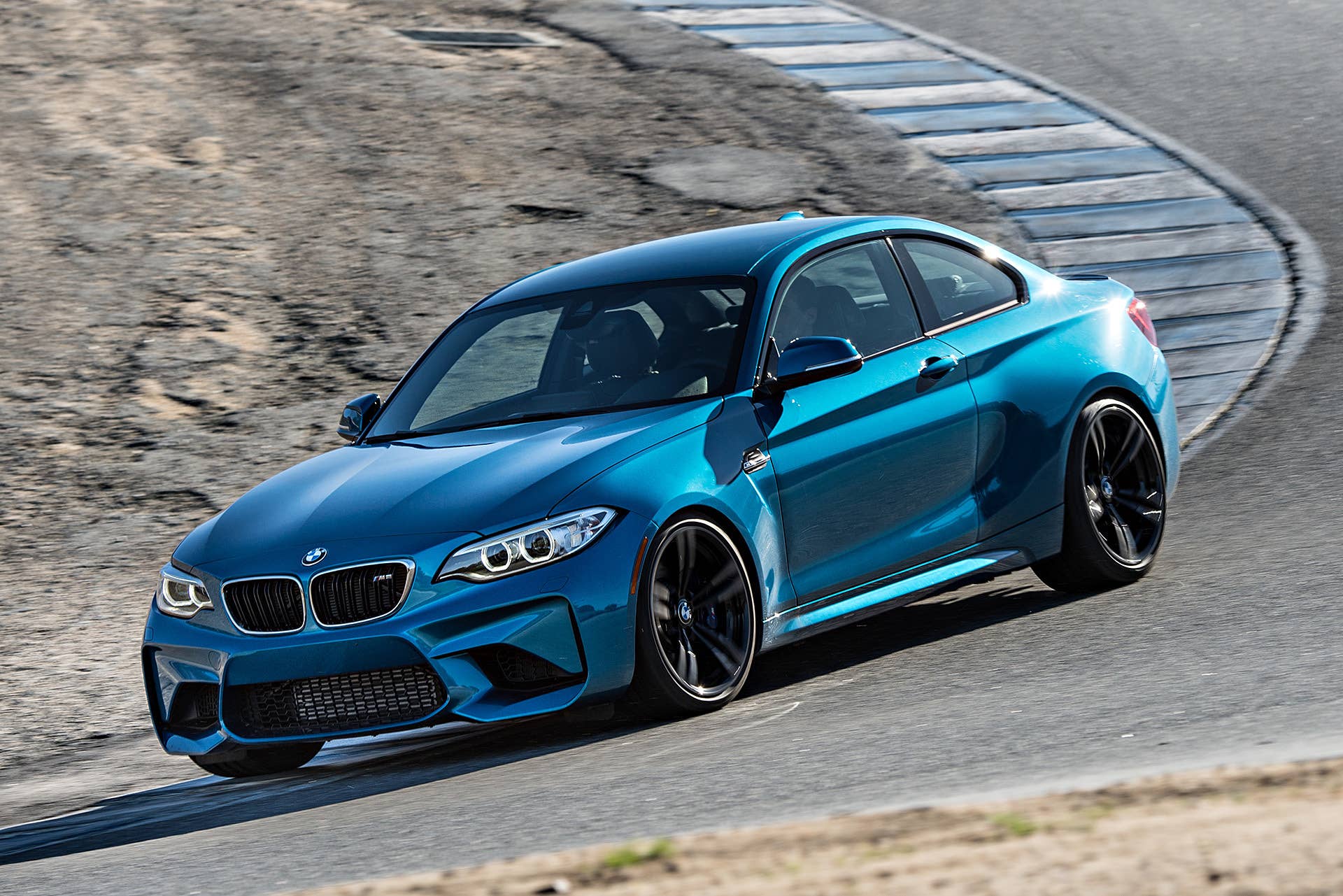 2016 BMW M2 on track