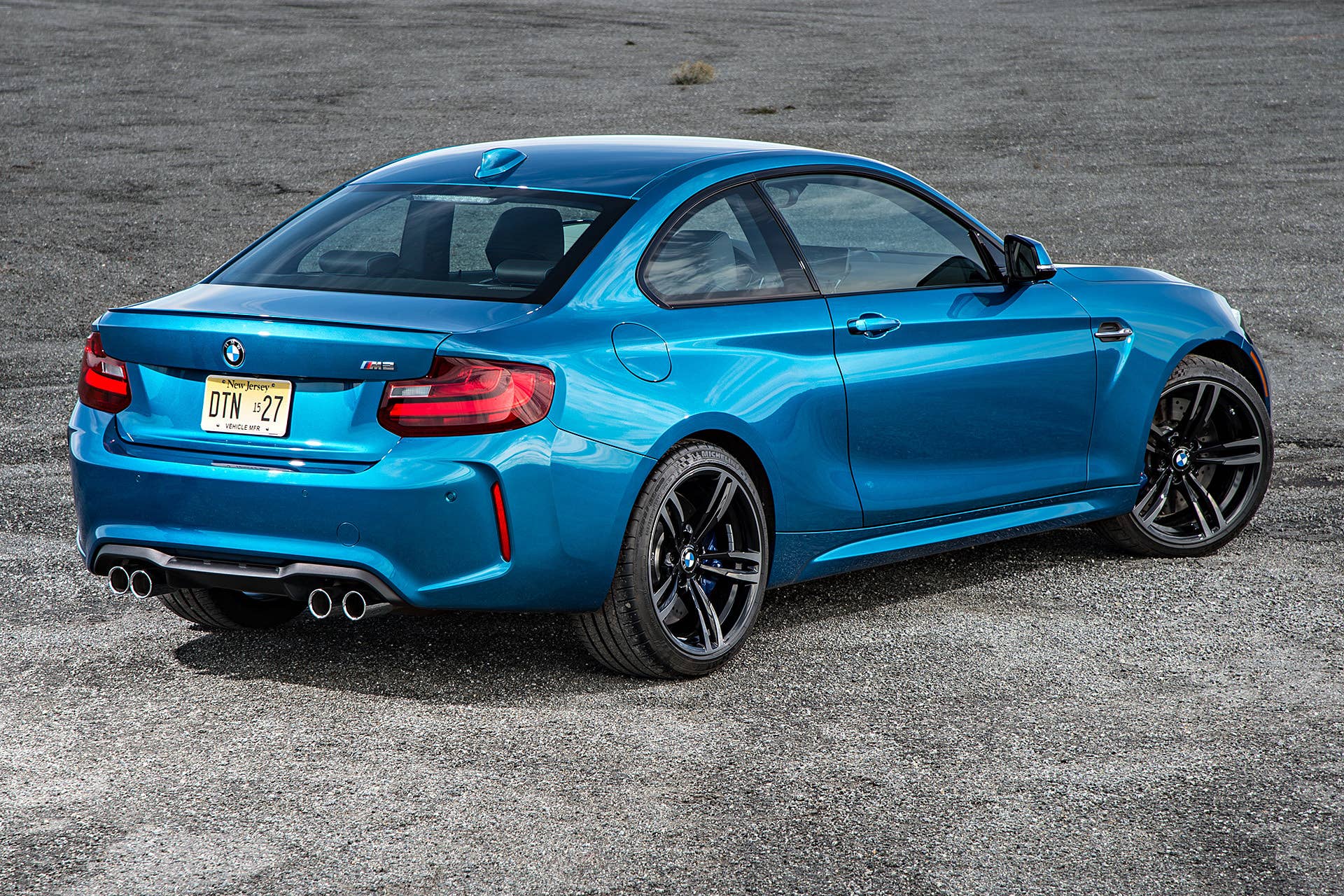 2016 BMW M2 rear 3/4 view